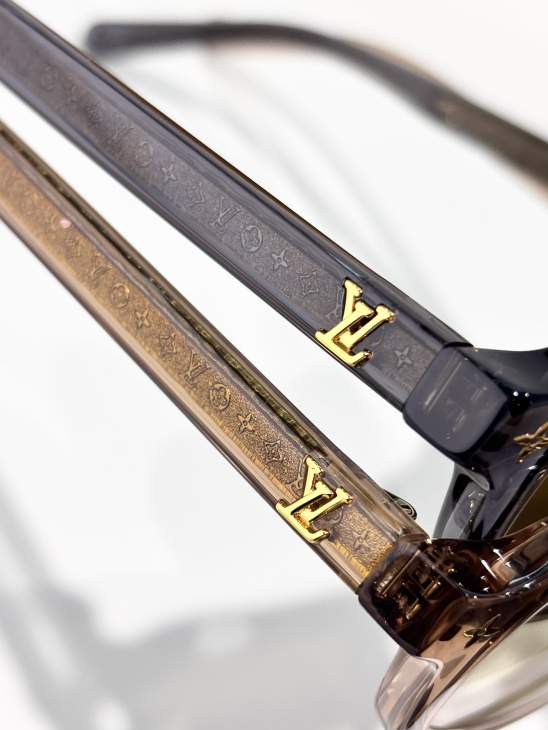Picture of Louis Vuitton Sunglasses _SKUfw76989973fw